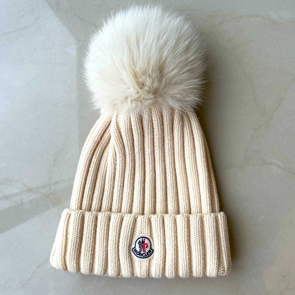 ❌SOLD❌Moncler Fur Pom Pom Knig beanie